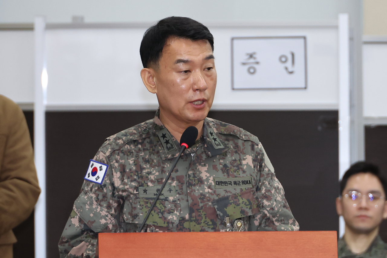 박헌수 전 국방부 조사본부장이 지난해 2월 21일 국회에서 열린 ‘윤석열 정부의 비상계엄 선포를 통한 내란 혐의 진상규명 국정조사 특별위원회’ 전체회의에서 위원 질의에 답하고 있다. [연합]