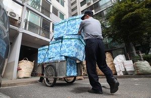 “이제 출근하지 마세요!” 파리목숨된 경비원…대세된 통합관제 ‘분리수거, 눈은 누가 치우나’ [세상&]