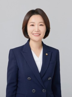 두 달 만에 중기부 장관 인선…‘이소영 카드’ 꺼낸 이유는[중기+]