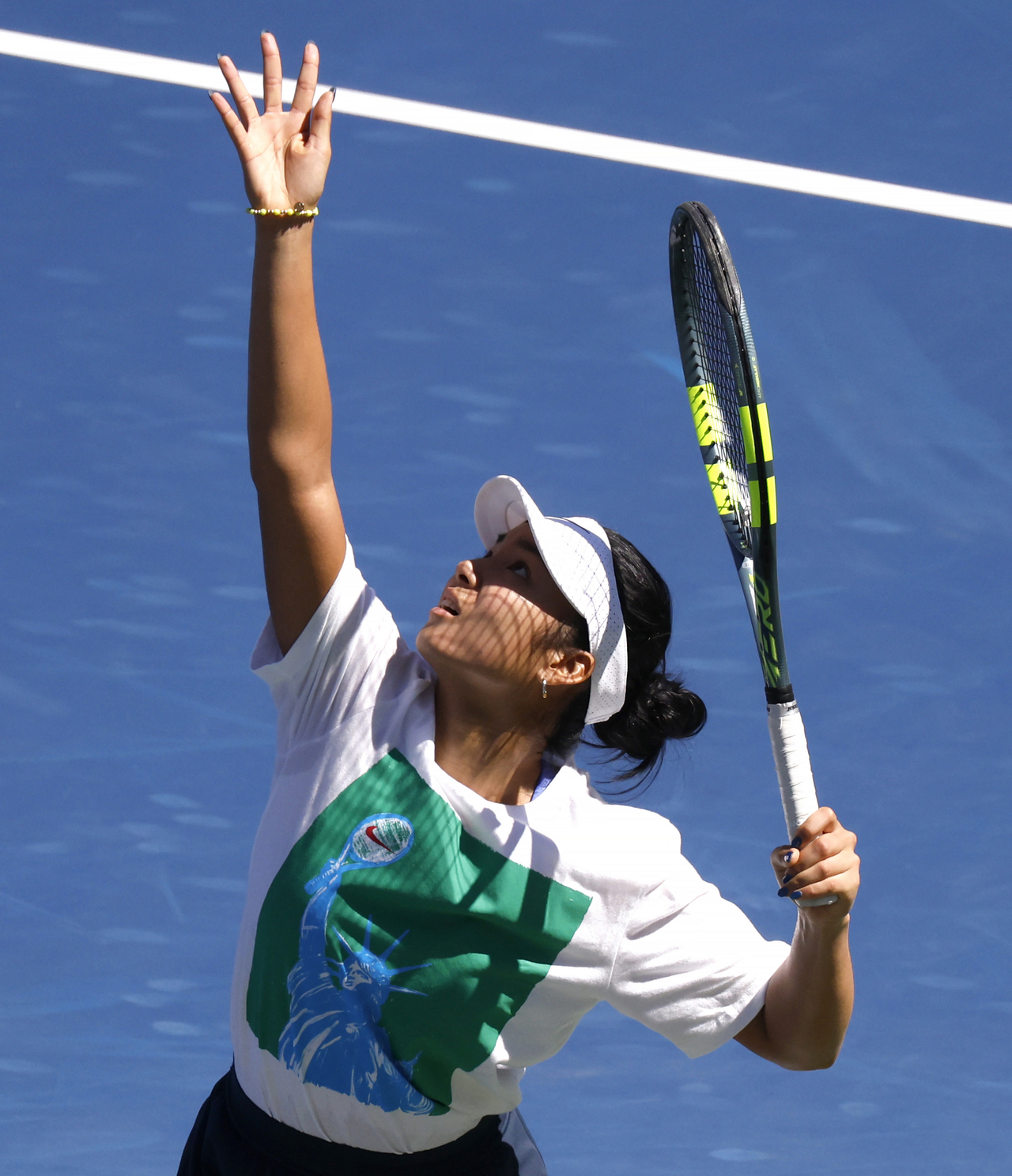 Alexandra Eala takes part in a practice session at the Grandstand Court with Naomi Osaka, at the 2026 US Open in New York City, Saturday.    (UPI-Yonhap)