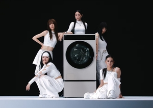 [Photo News] LG’s AI idols spin up washer buzz