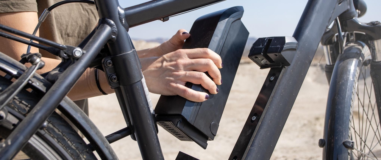 An image of a personal mobility device with a detachable battery [Ministry of Oceans and Fisheries]