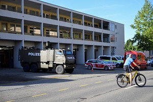 Manhunt in Switzerland after fatal rave shooting