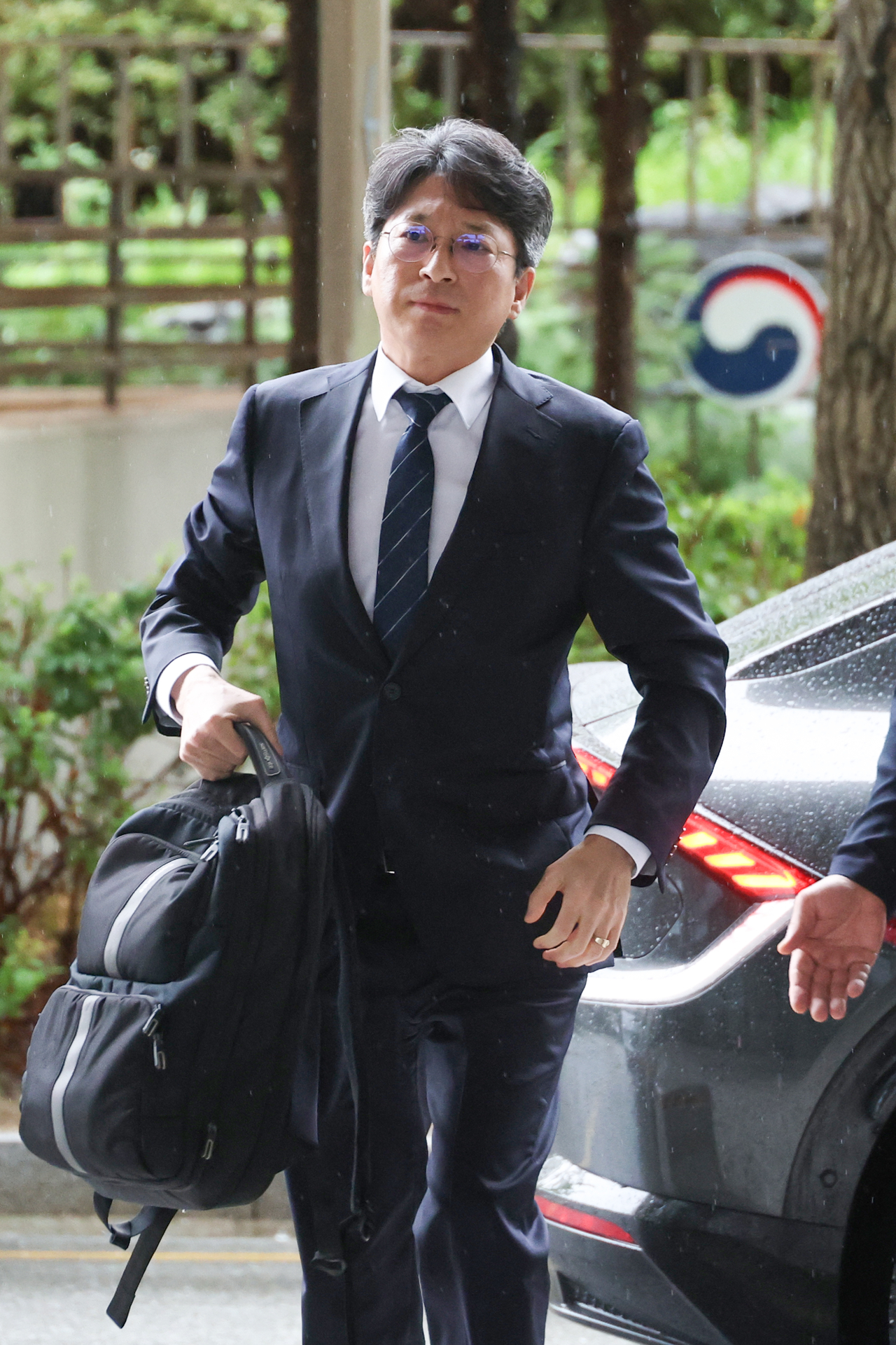 세종시 정부세종청사로 출근하는 홍지선 국토교통부 장관 후보자.  [연합]