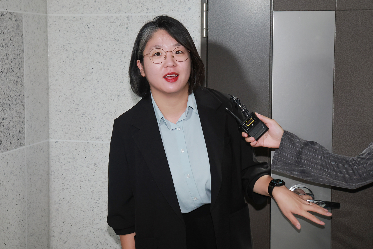 성평등가족부 장관 후보자인 기본소득당 용혜인 원내대표가 31일 국회 의원회관 자신의 사무실로 출근하고 있다. [연합]