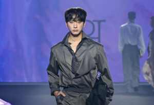 2PM's Chansung walks Re Rhee show opening Seoul Fashion Week