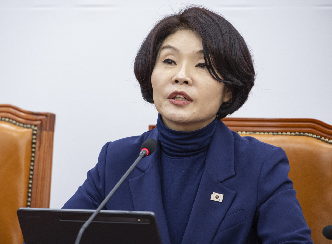 한정애 더불어민주당 정책위의장이 26일 국회에서 열린 정책조정회의에서 발언하고 있다. [연합]