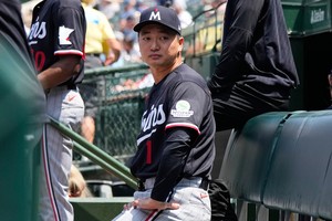 Pitcher Go Woo-suk reunites with ex-KBO team after short MLB stint