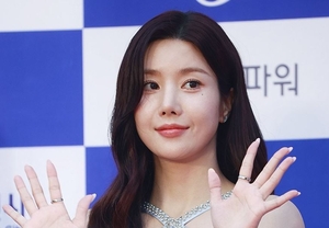 권은비 “확실한 리프팅 시술 효과”…온다·소프웨이브, 어떤 시술이길래 [그들의 건강美학]