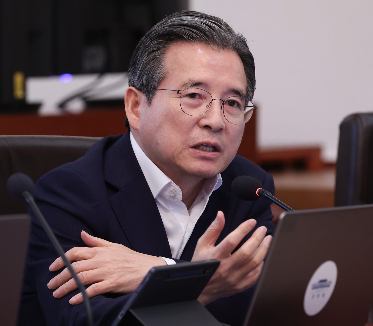 지난달 25일 열린 국무회의에서 김용범 전 청와대 정책실장이 발언하고 있다. [연합]