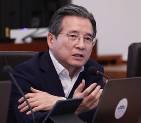 김용범 전격 사퇴에 野 맹공…“‘레버리지 ETF’ 졸속도입 수사 받아야” [이런정치]