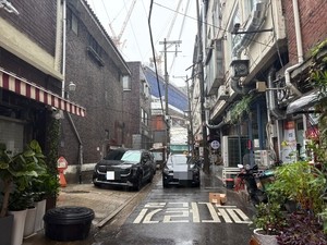 “소형엔 대기만 수십 명, 고가는 4억 깎아도 안팔려” 성수 재개발도 ‘얼음’ [르포][부동산360]