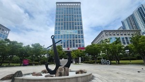 ‘가덕도신공항 건설’ 4311억원 등 정부 예산안 반영