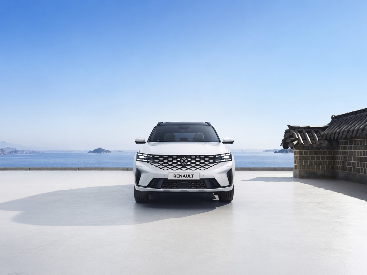 The Grand Koleos White Edition 'Etoile.' [Renault Korea]