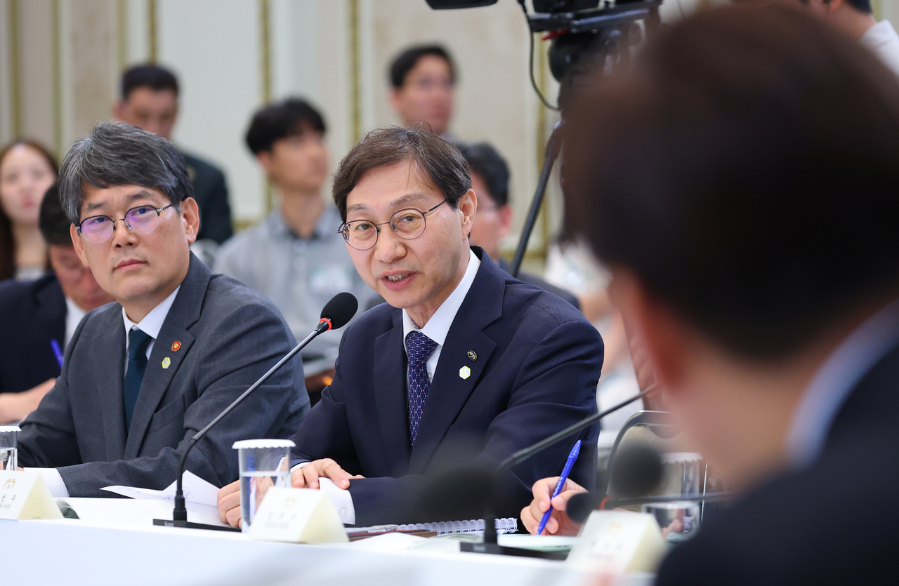 National Pension Service Chairman and CEO Kim Sung-joo speaks during the government’s policy briefing with the public at Cheong Wa Dae in Seoul, July 16. (Yonhap)