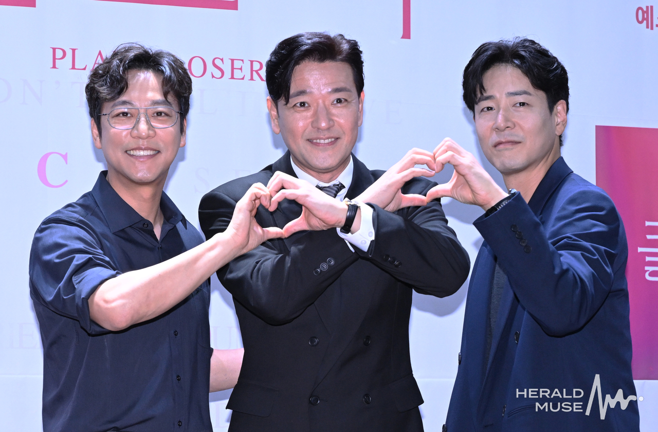 [포토] ‘클로저’ 래리 ‘크로스 하트’ 포즈