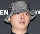 “클럽서 엉덩이 만져”…이센스, 첫 재판서 “강압 아니었다” 혐의 부인