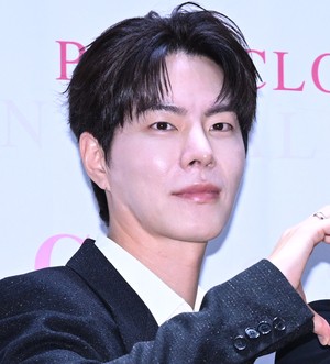 [포토]클로저 홍종현, ‘오랜만에 인사드려요’