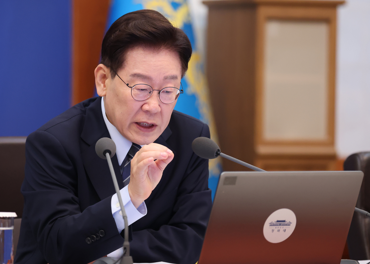 President Lee Jae Myung speaks during a Cabinet meeting at Cheong Wa Dae on Tuesday. (Yonhap)