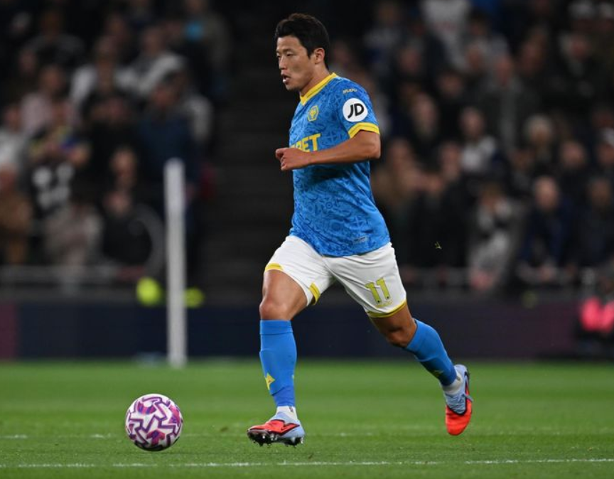 Wolverhampton's Hwang Hee-chan dribbles down the field.    (EPA-Yonhap)
