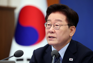 Lee says focus on growth does not sideline welfare