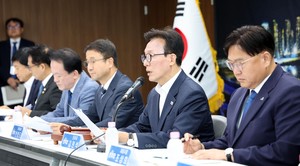 김민석, 취임 후 첫 충청권 방문 “행정수도특별법 연내 처리 점검”