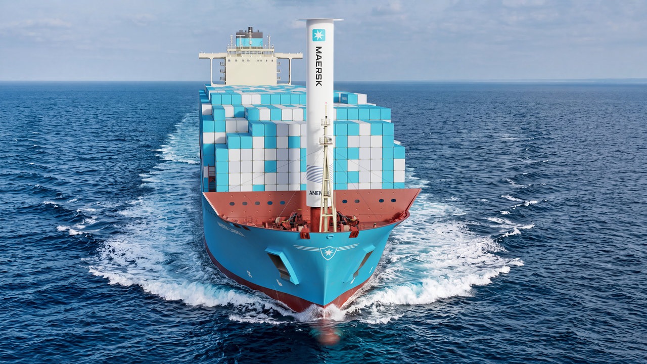 Rendering of a Maersk container vessel equipped with Anemoi Marine Technologies’ Rotor Sail system. (Anemoi Marine Technologies)