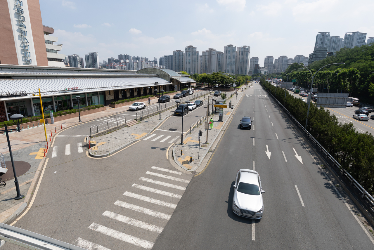 A road in Seocho-gu, southern Seoul, on June 18 (Yoon Chang-bin/The Korea Herald)