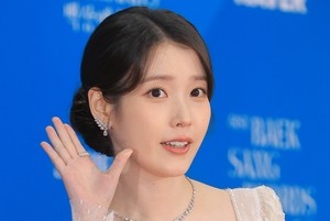 데뷔 18주년 아이유, ‘그 감동 다시 한번’…콘서트 실황 영화 2편 재개봉