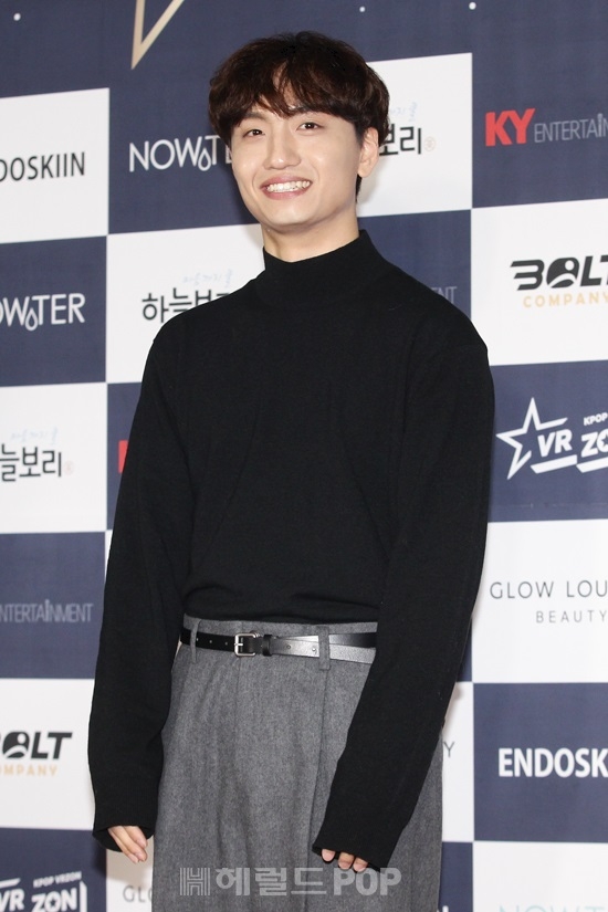 윤딴딴
