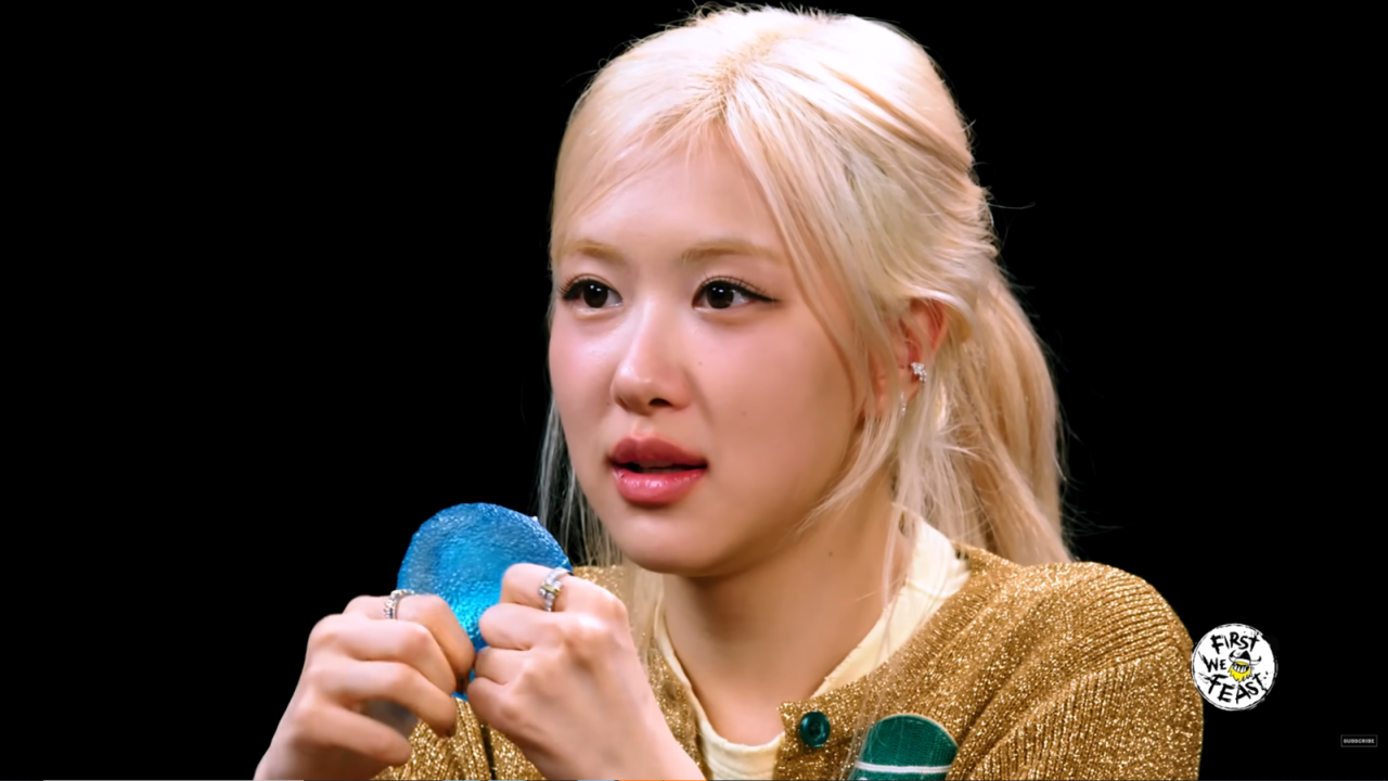 Blackpink’s Rose squeezes a NeeDoh Gumdrop, a sensory toy by US toy company Schylling that she described as a stress ball, during an appearance on the First We Feast YouTube channel. (@FirstWeFeast, YouTube)