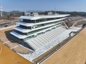 경북 영천 경마장 11일 정식개장