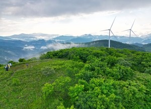 태백산 국립공원 지정 10년..태백역에 하산한 비경