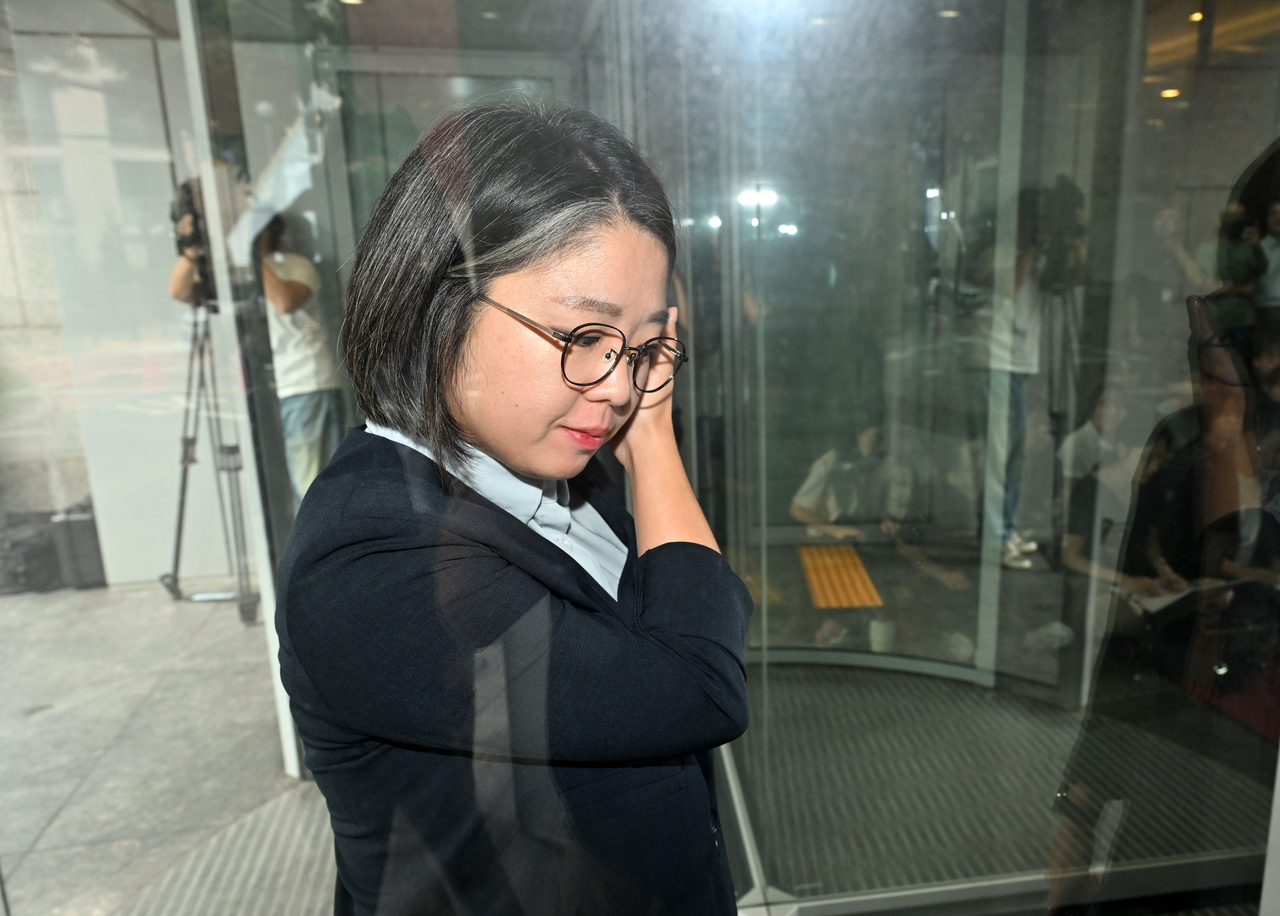 용혜인 성평등가족부 장관 후보자가 2일 오전 서울 서대문구 한국청소년활동진흥원에 마련된 인사청문회 준비 사무실로 출근하고 있다. 임세준 기자