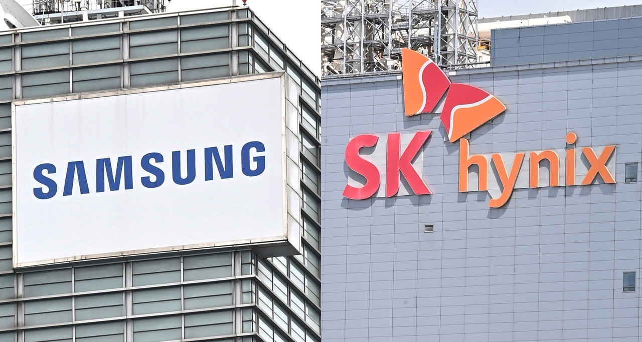 The headquarters of Samsung Electronics in Suwon (left) and SK hynix in Icheon, both in Gyeonggi Province (Newsis)