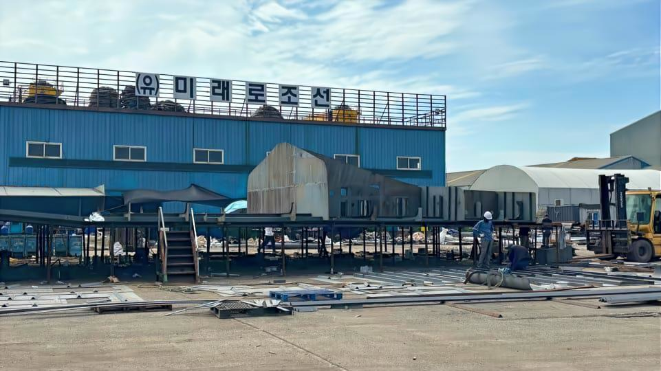 전남 목포시 미래로조선에서 건조 중인 180t급 국고여객선 ‘한려카페리호’. [한국해양교통안전공단 제공]