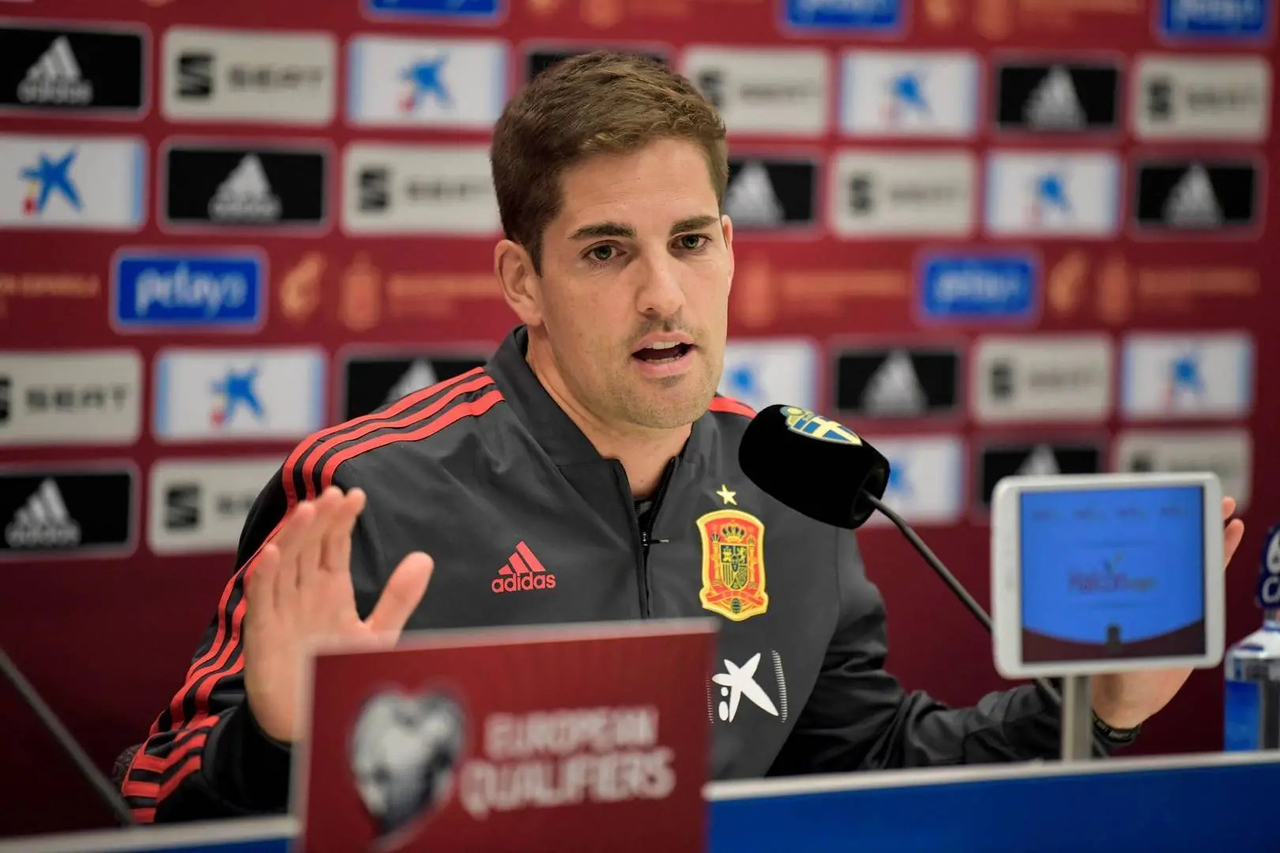Roberto Moreno, the newly appointed manager of the South Korean men's national football team (Moreno's official website)