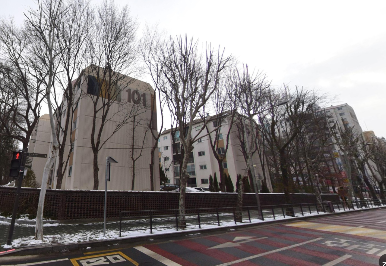 The Gaepouseong 7 apartment complex in Ilwon-dong, Gangnam-gu. [Naver Street View]
