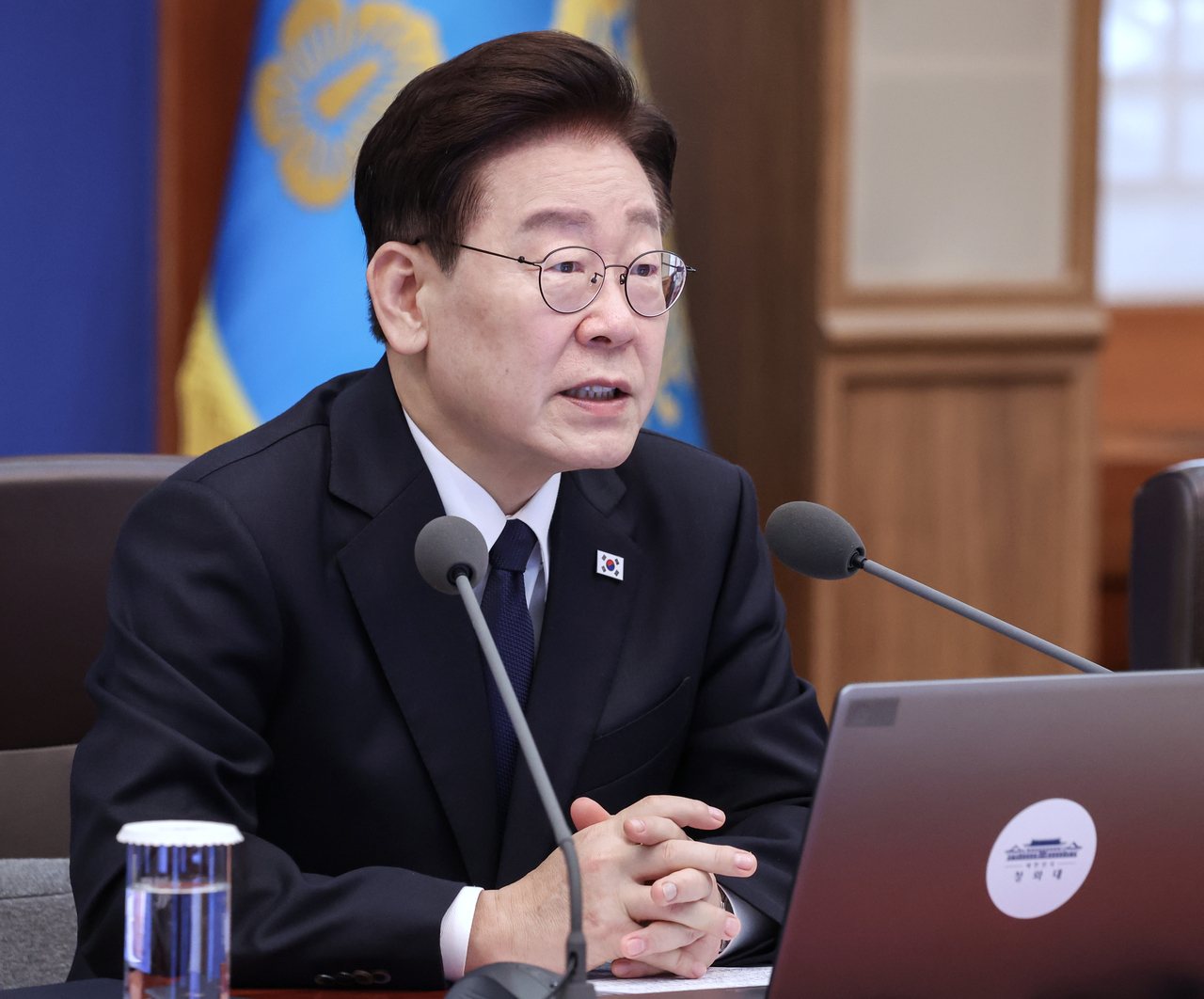 이재명 대통령이 3일 청와대에서 열린 수석보좌관회의에서 발언하고 있다. [연합]