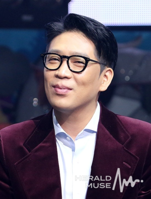 MC몽, 대학 축제서 학생 1명 등록금 지원 예고…“현금으로 들고 간다”