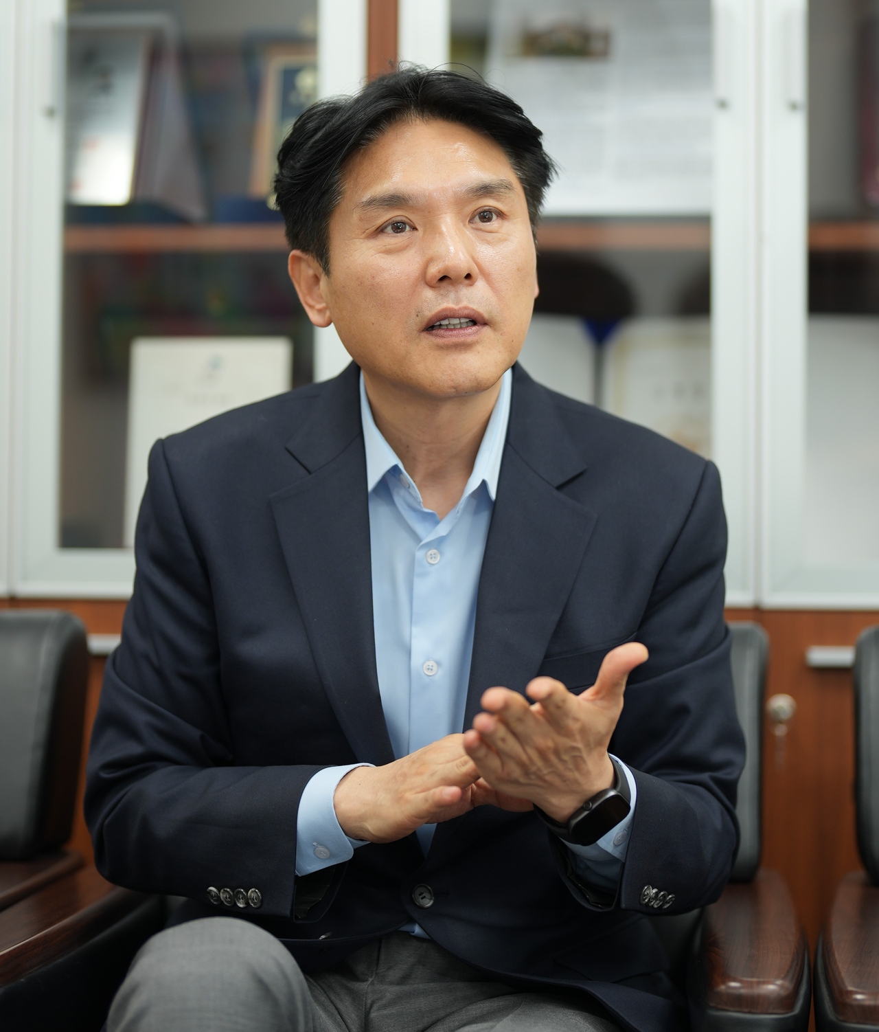 Kim Gil-young, floor leader of the People Power Party caucus on the Seoul Metropolitan Council, highlights issues directly affecting residents' lives — housing, jobs and youth policy — while emphasizing data-driven, field-based policy alternatives. Public Policy Team, Cho Su-im