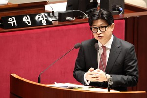 與 “한동훈식 캐비닛 정치는 퇴출이 답…그 녹취록 어디서 났나”