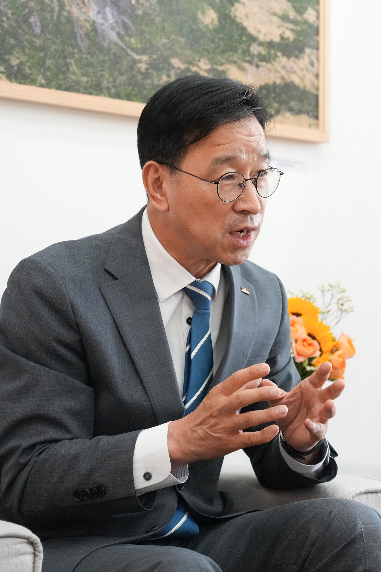 Jeju Island Gov. Wi Seong-gon speaks during an interview at his office in Jeju City. (Jeju Special Self-Governing Province)
