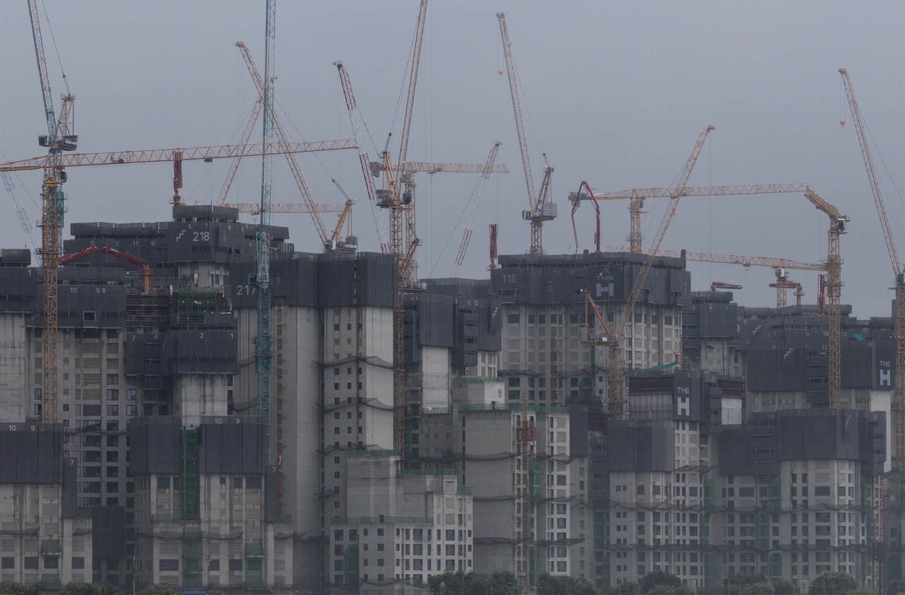 An apartment reconstruction complex in Gangnam-gu, Seoul. [Herald DB]