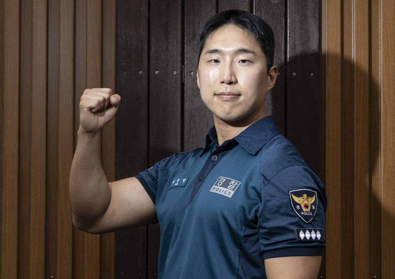 배준범 신림지구대 경사가 지난달 19일 오후 서울 관악구 관악경찰서에서 헤럴드경제와 인터뷰를 하기 전 포즈를 취하고 있다. 윤창빈 기자