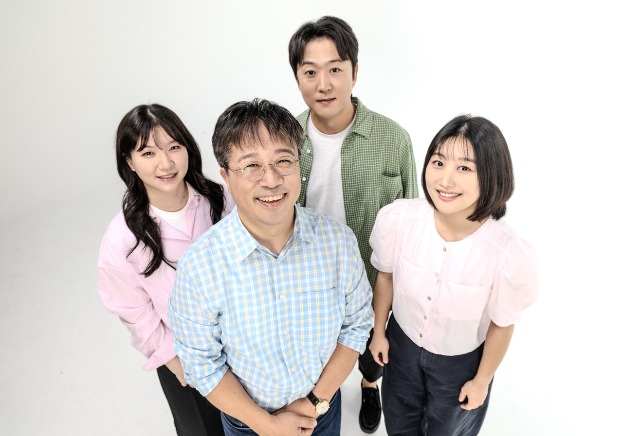 Lee Hae-shin (second from left), KAIST distinguished professor and CEO of Polyphenol Factory, poses with researchers Kim Eun-u (left), Yang Han-yeol (third from left) and Ju Helen before an interview with The Korea Herald in Seoul. (Yoon Chang-bin/The Korea Herald)
