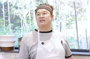 Broadcaster Lee Young-ja dismayed as autumn rains devastate her garden