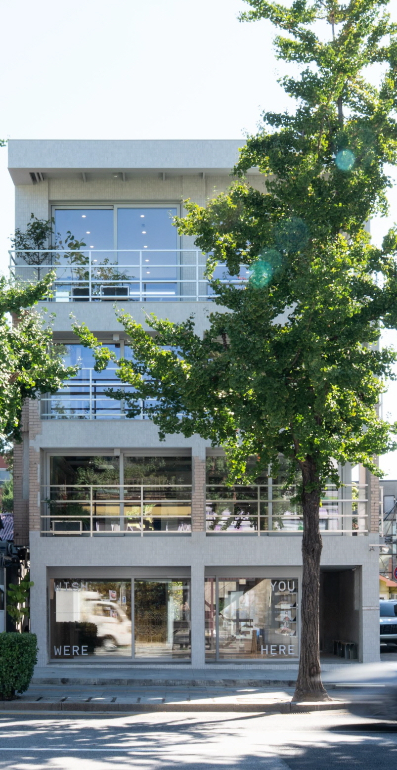Exterior of the Pro-Specs flagship store in Seochon [Pro-Specs]