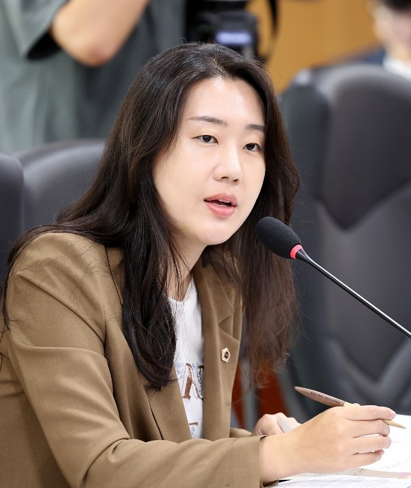 Cho Min-kyung, a member of the Incheon City Council