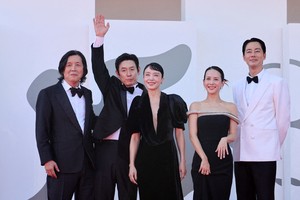 “아름답게 성숙하고, 조용히 거대한”…베일 벗은 ‘가능한 사랑’, 극찬 세례 쏟아졌다